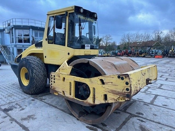 2009, BOMAG BW213Di - 4 POLYGONAL ROLLER COMPACTOR