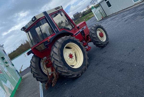 1984, CASE INTERNATIONAL 885XL TRACTOR