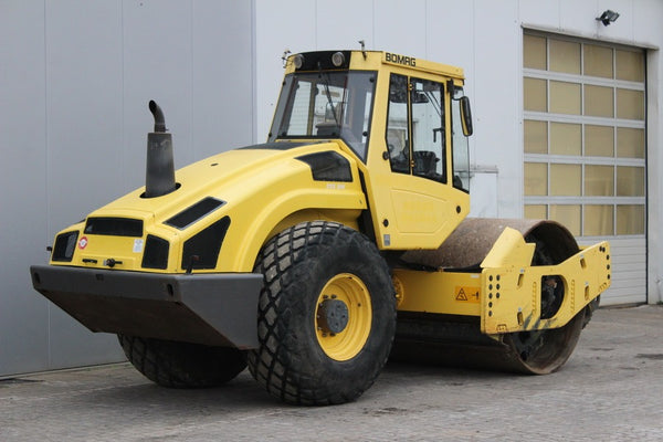 2011, BOMAG BW213 DH-4 ROLLER COMPACTOR