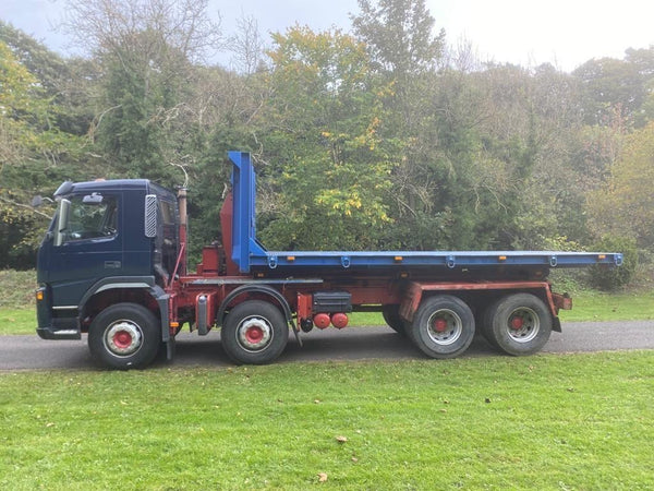 2008, VOLVO FM400, 8×4 HOOKLOADER TRUCK( Sold as chassis and Cab)