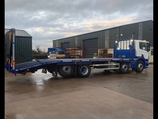 2014, SCANIA P370, 8x2 REARLIFT BEAVERTAIL FLATBED TRUCK