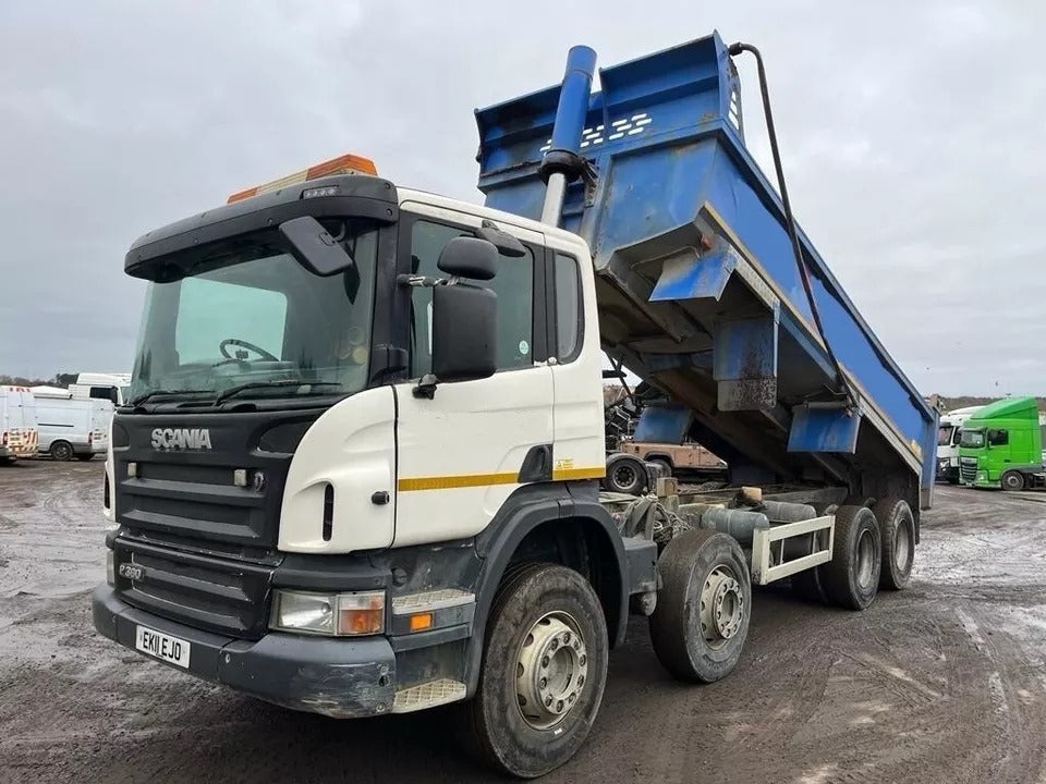 2011, SCANIA P360 - 8X4 STANDARD STEEL BOBY TIPPER TRUCK