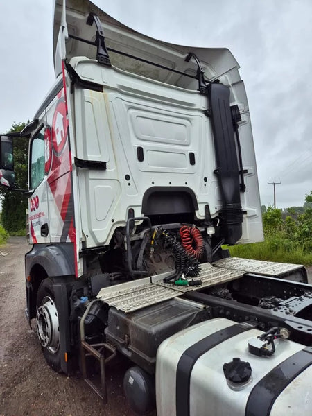 2015, MERCEDES ACTROS 1840 4X2 HIGHLINER TRACTOR UNIT.